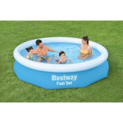 Piscine Autoportée Bestway Fast Set™ 3,05 X 0,66 M Avec Filtration 10 Piscine Autoportée Bestway Fast Set™ 3,05 X 0,66 M Avec Filtration -Intex Soldes Boutique 57458 piscine hors sol bestway ronde fast set 305 66 ambiance 2
