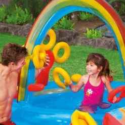 Aire De Jeux Gonflable Arc-en-Ciel Intex -Intex Soldes Boutique aire de jeux arc en ciel ambiance anneauxjpg min