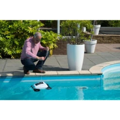 Robot Nettoyeur De Fond De Piscine Ubbink Robotclean Accu 9 Robot Nettoyeur De Fond De Piscine Ubbink Robotclean Accu -Intex Soldes Boutique robot accupool ambiance2 min